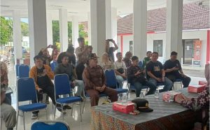 Dinas Sosial Kabupaten Jember menindaklanjuti dua makam pejuang di eks kantor Camat Tanggul, Kamis (20/6/2024).