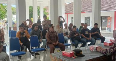 Dinas Sosial Kabupaten Jember menindaklanjuti dua makam pejuang di eks kantor Camat Tanggul, Kamis (20/6/2024).